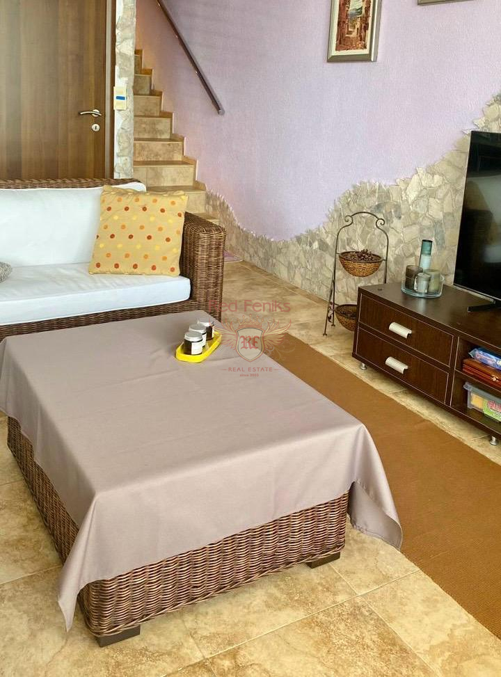 Piso en Herceg-Novi, Montenegro, 117 m² - imagen 9