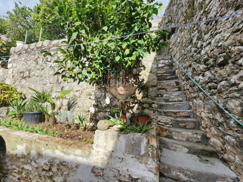 Flat in Kotor, Montenegro, 108 m² - picture 10