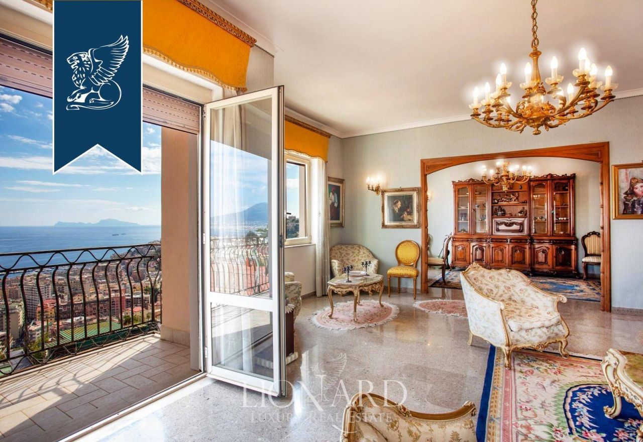 Appartamenti a Napoli, Italia, 250 m² - foto 1