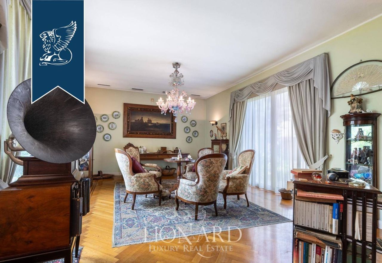 Villa a Pinarolo Po, Italia, 1 300 m² - foto 16