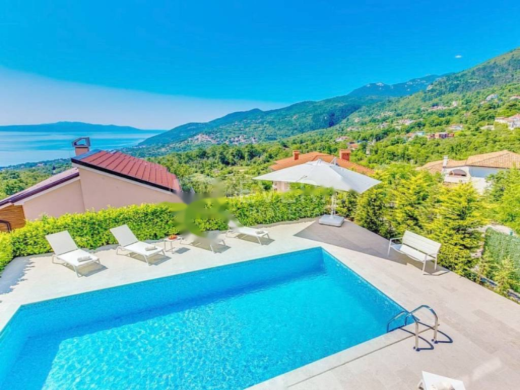 Maison à Opatija, Croatie, 275 m² - image 1