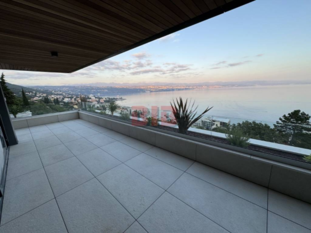 Appartement à Opatija, Croatie, 217 m² - image 1