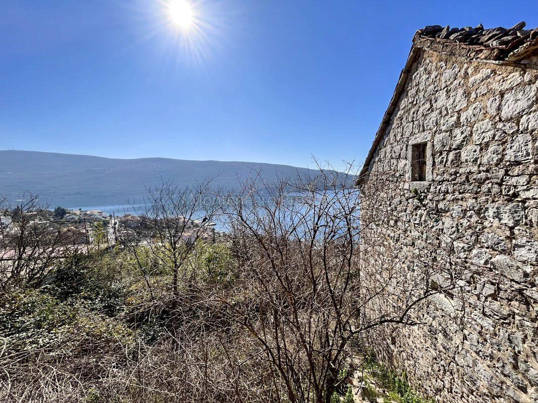 Terreno a Kumbor, Montenegro, 2 709 m2 - foto 1