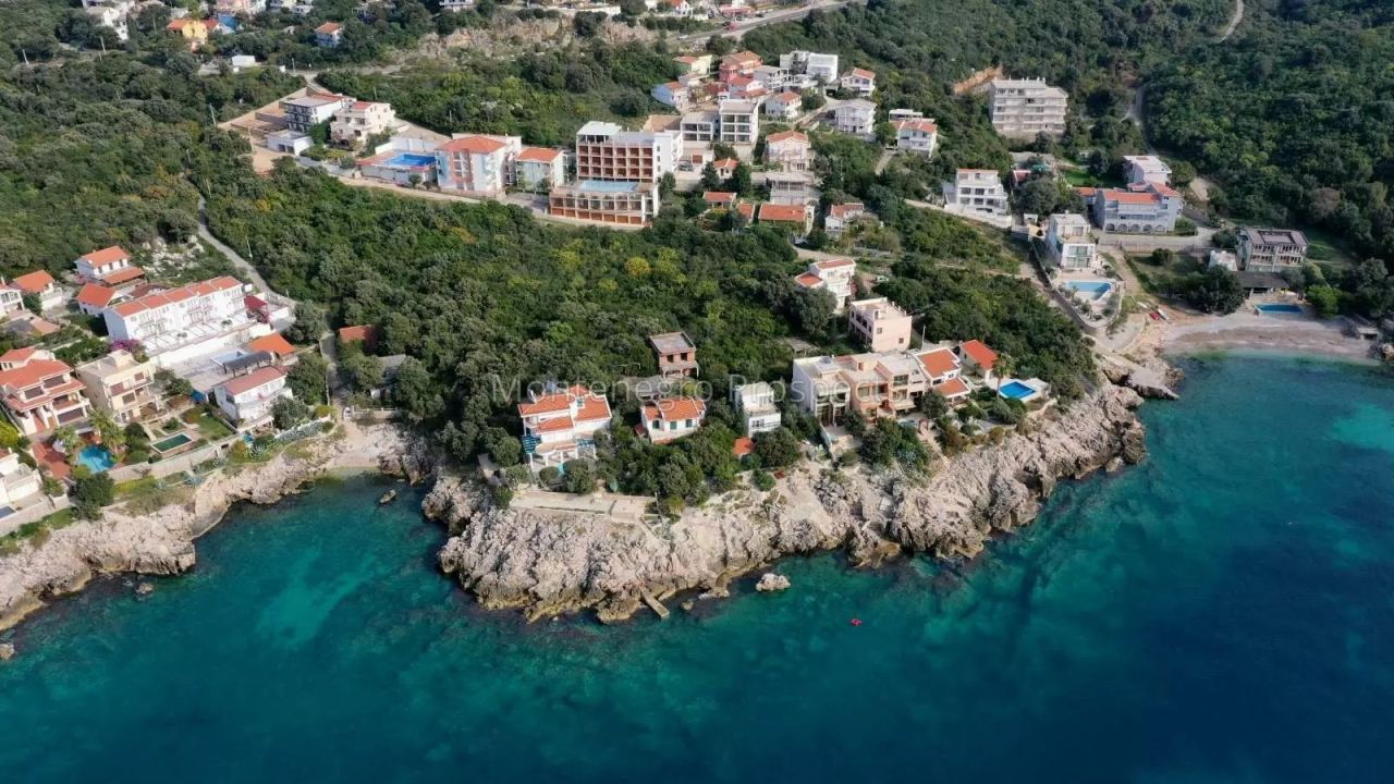 Terreno a Utjeha, Montenegro, 10 230 m2 - foto 1