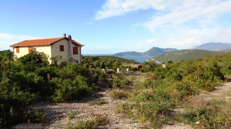 Grundstück in Zanjic, Montenegro, 3 800 m² - Foto 1