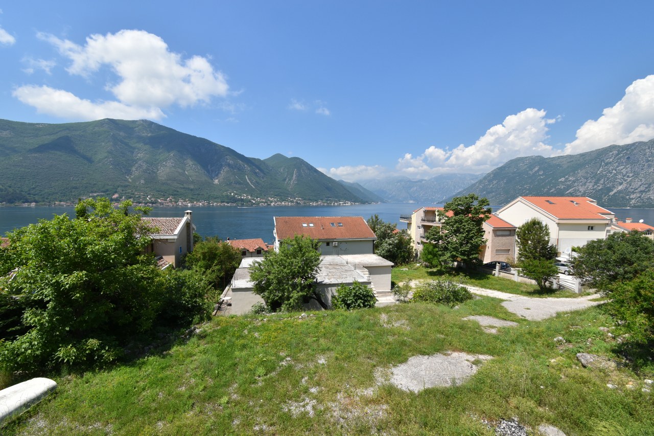Terreno a Dobrota, Montenegro, 1 370 m2 - foto 4