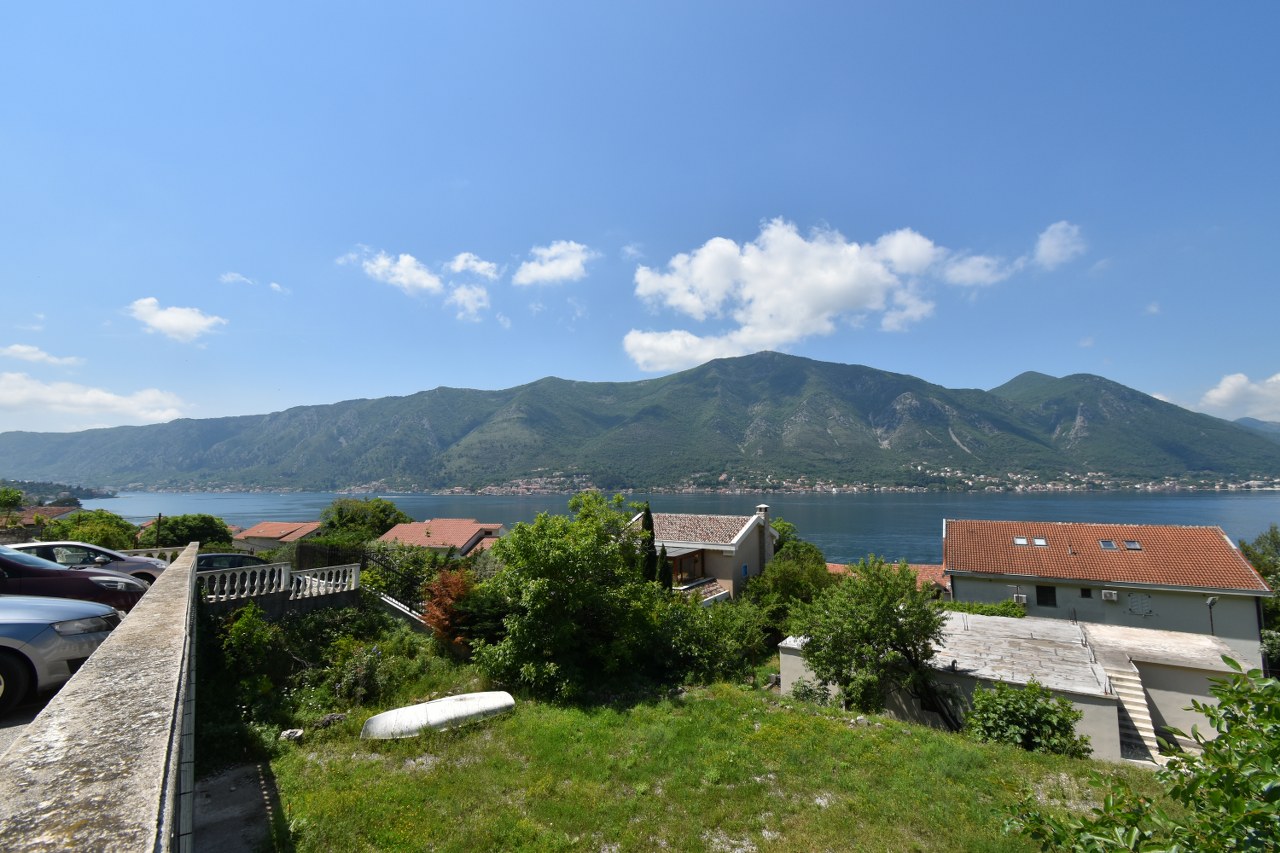 Terreno a Dobrota, Montenegro, 1 370 m2 - foto 2