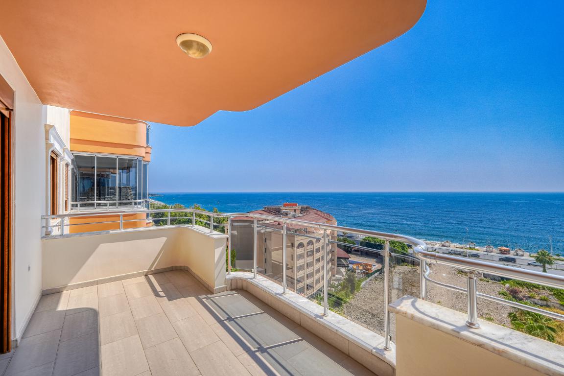 Flat in Alanya, Turkey, 120 m² - picture 1