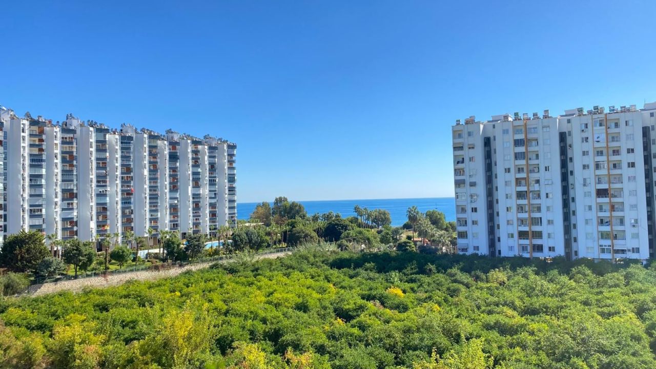 Appartement à Mersin, Turquie, 140 m² - image 1