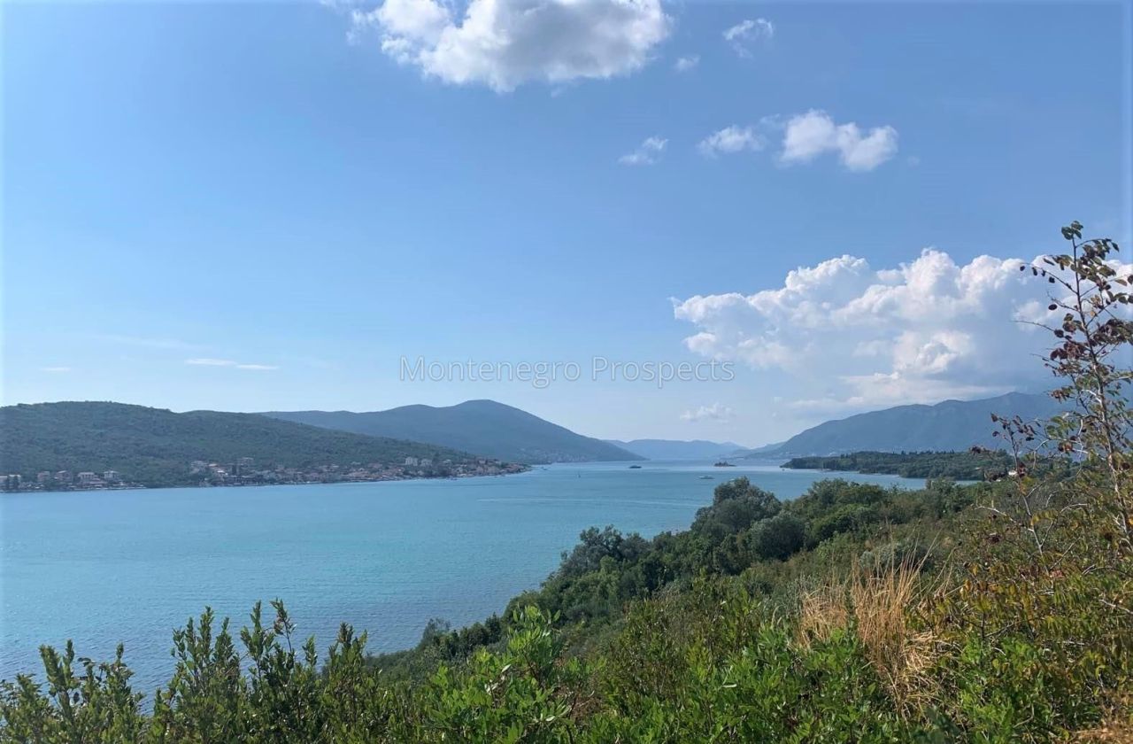 Terreno a Tivat, Montenegro, 10 493 m2 - foto 2