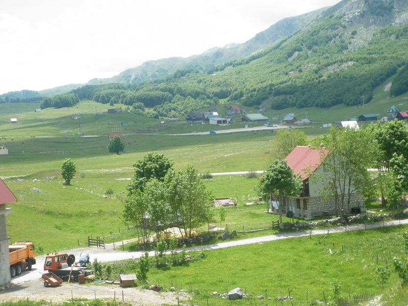 Terrain à Zabljak, Monténégro, 6 327 m² - image 1