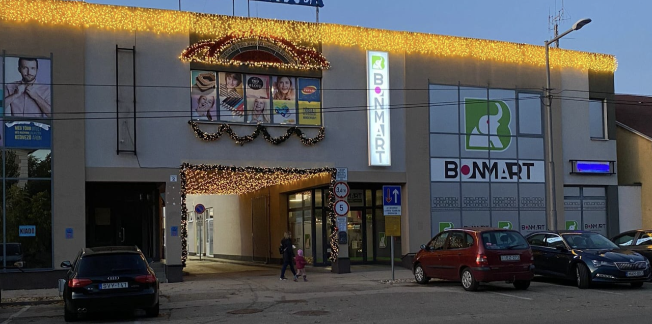 Boutique Csorna, Hongrie, 3 952 m² - image 2