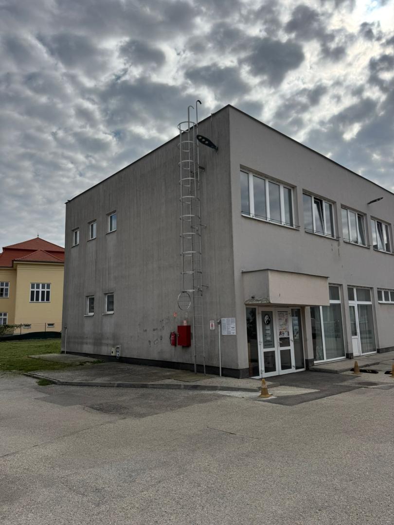 Boutique Csorna, Hongrie, 3 952 m² - image 13