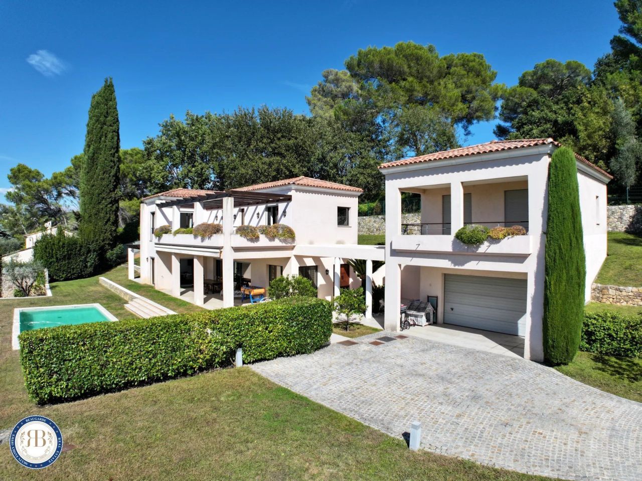 Maison à Mougins, France, 307 m² - image 2