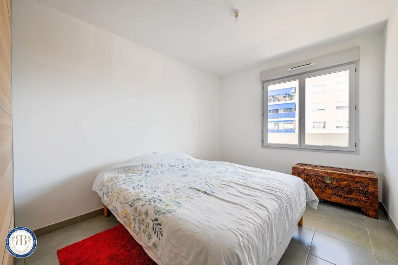 Flat in Cagnes-sur-Mer, France, 68 m² - picture 5