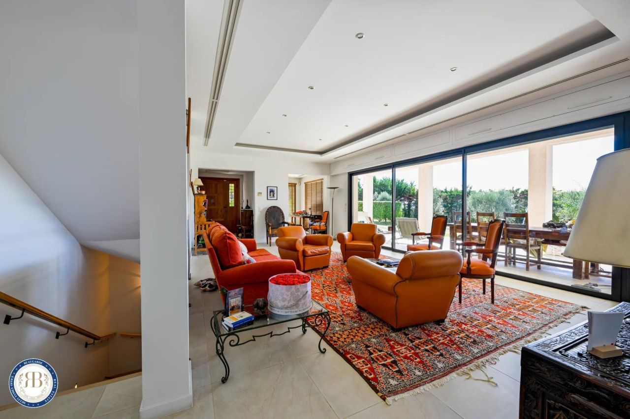 Maison à Mougins, France, 307 m² - image 7