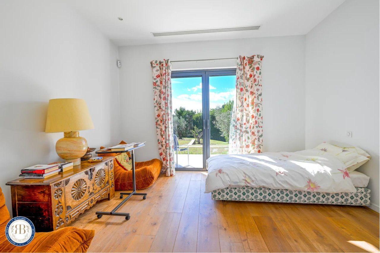 Maison à Mougins, France, 307 m² - image 13