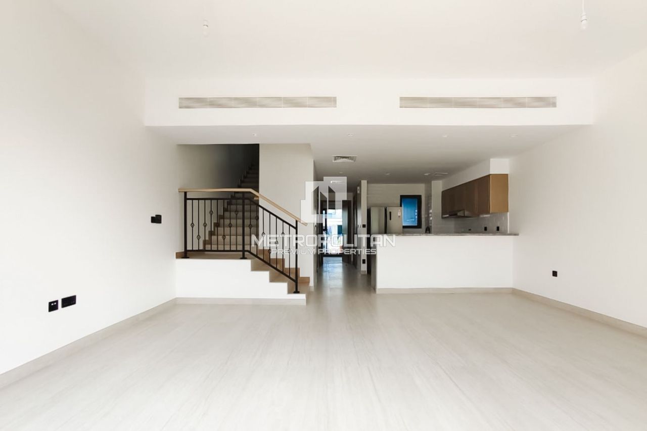 Casa adosada en Dubái, EAU, 144 m² - imagen 1