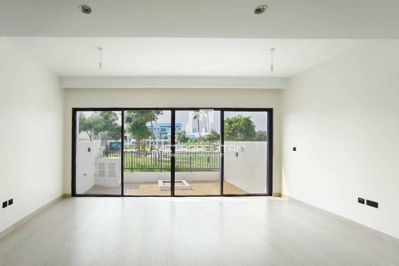 Casa adosada en Dubái, EAU, 144 m² - imagen 2