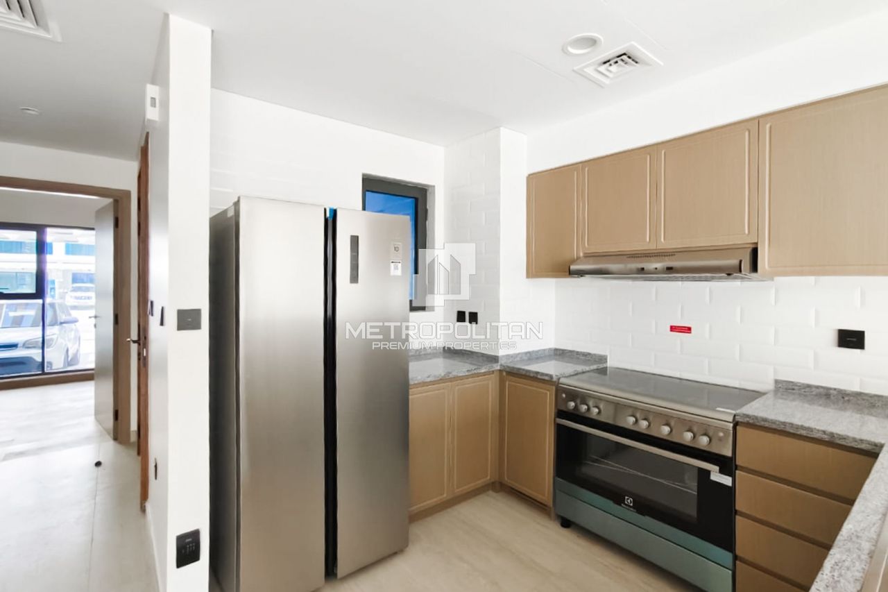 Casa adosada en Dubái, EAU, 144 m² - imagen 4