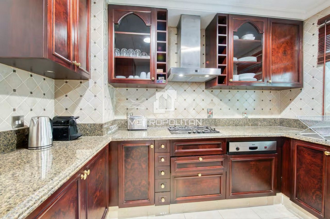 Apartment in Dubai, UAE, 130 m² - picture 8