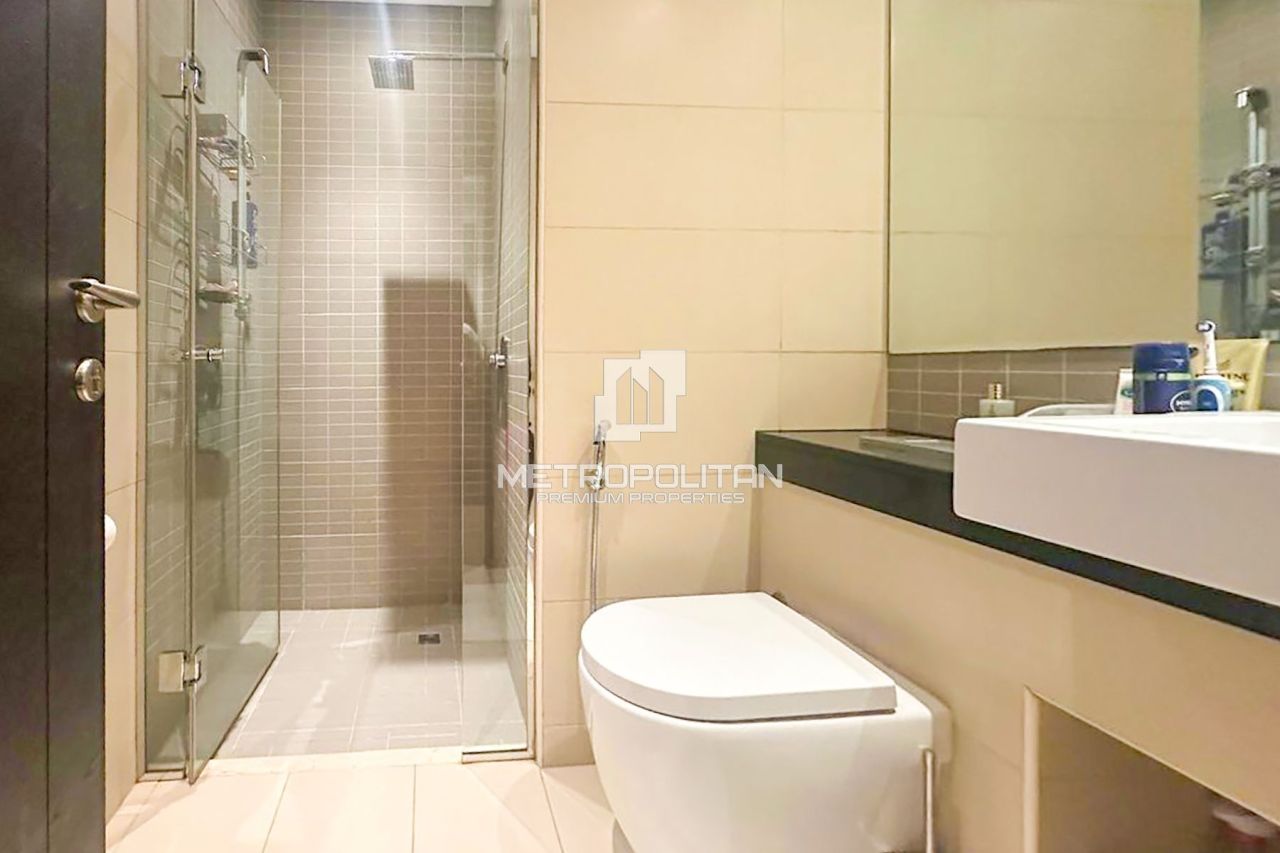 Apartment in Dubai, UAE, 77 m² - picture 11