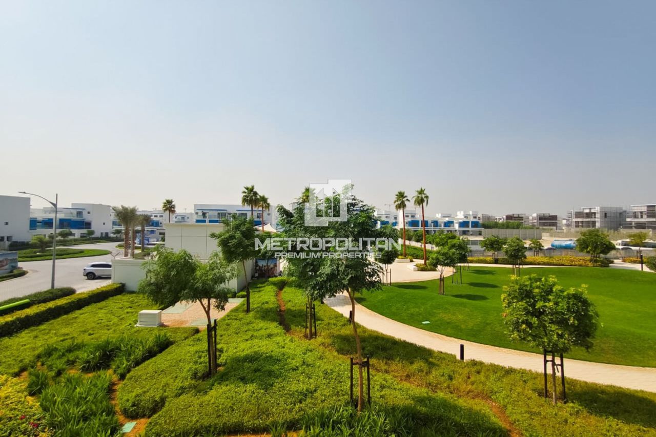 Casa adosada en Dubái, EAU, 144 m² - imagen 13