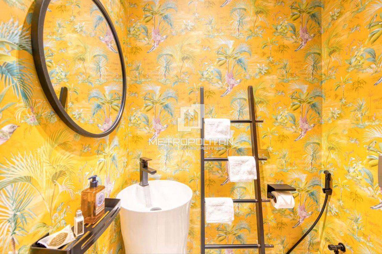 Apartment in Dubai, UAE, 130 m² - picture 19