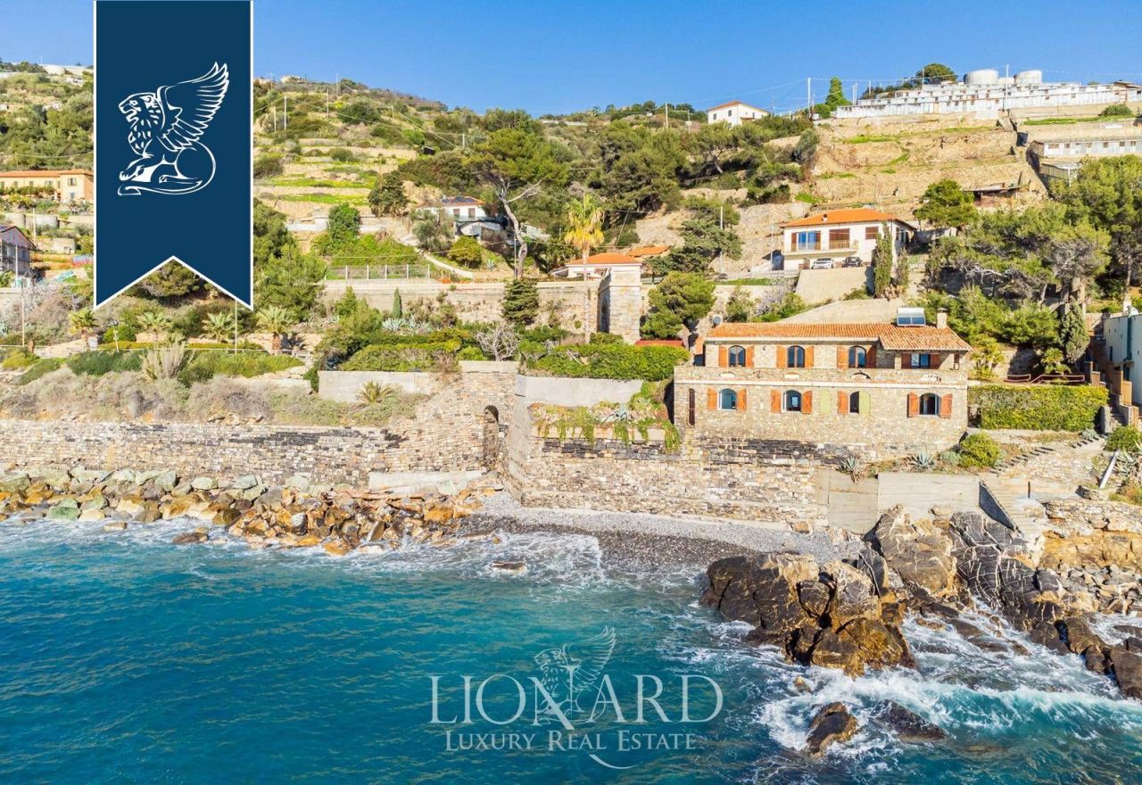 Villa à Imperia, Italie, 350 m² - image 3