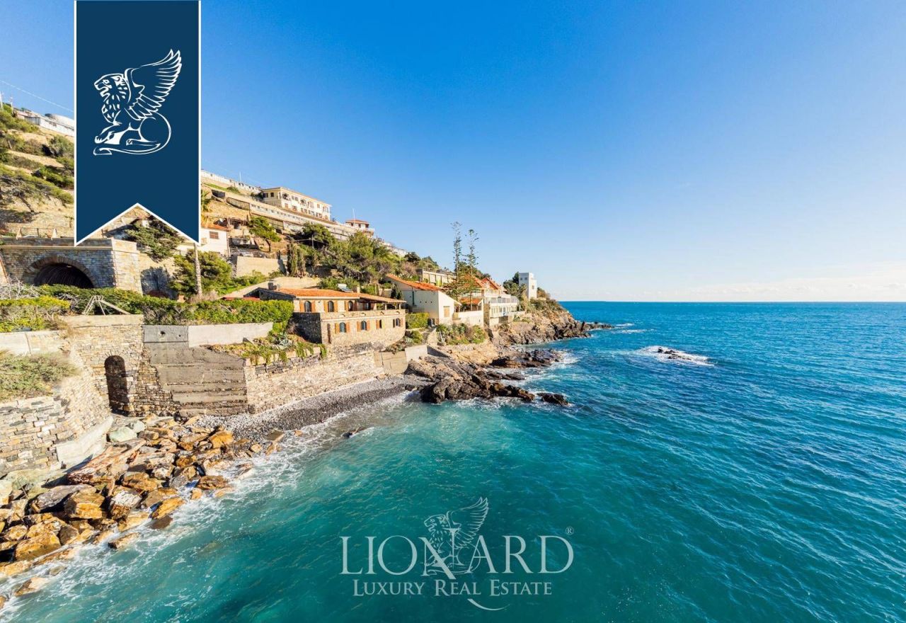 Villa à Imperia, Italie, 350 m² - image 8