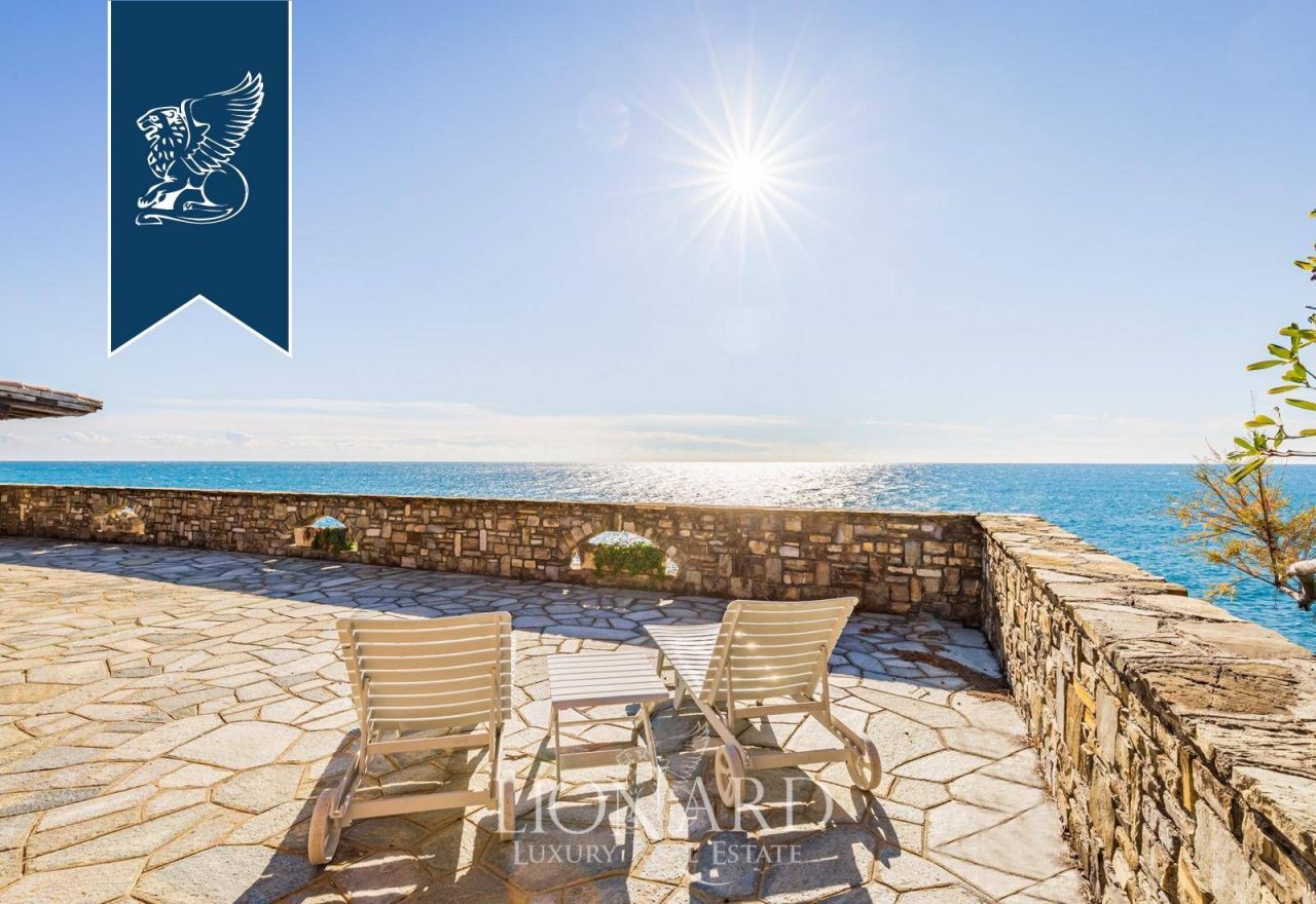 Villa à Imperia, Italie, 350 m² - image 12