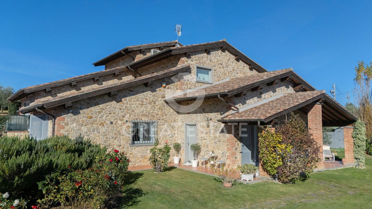 House Monte San Savino, Italy, 167.15 m² - picture 1