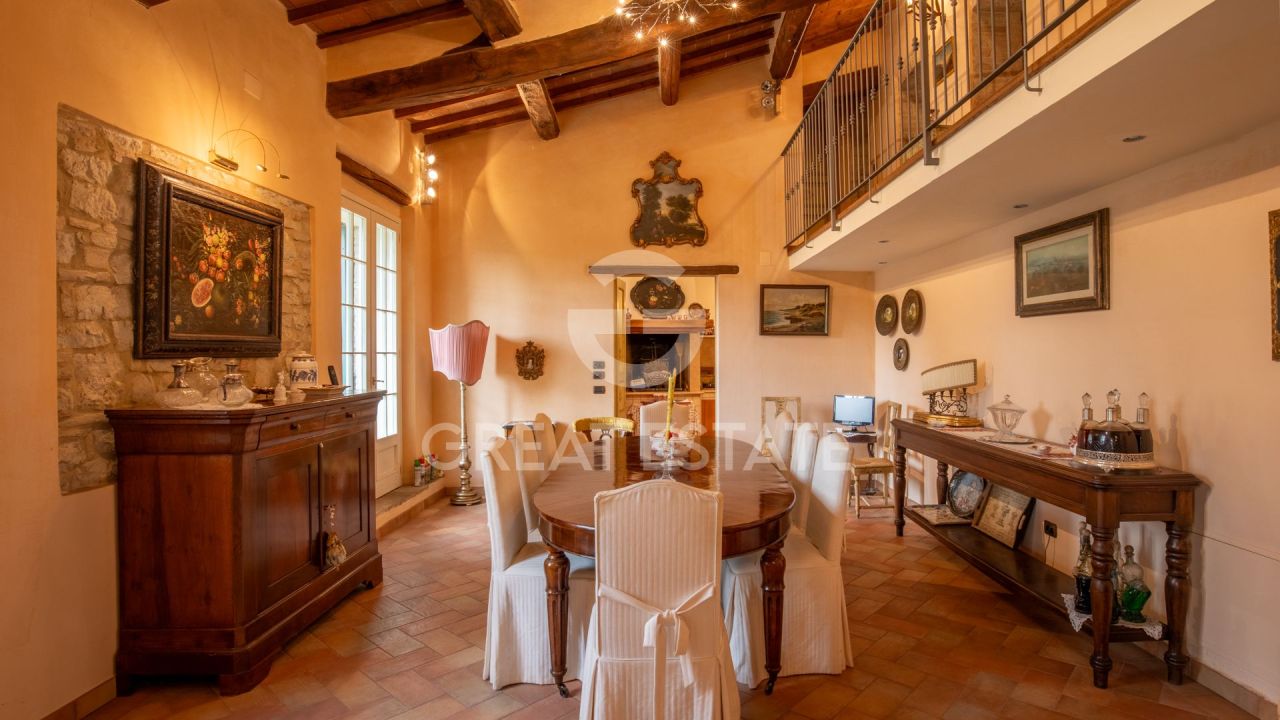 House in Perugia, Italy, 380 m² - picture 9