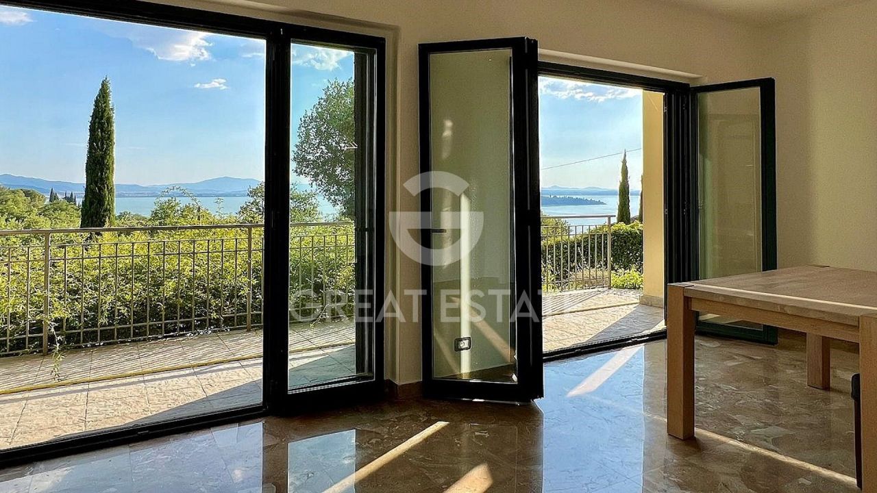 Villa a Magione, Italia, 266.2 m² - foto 12
