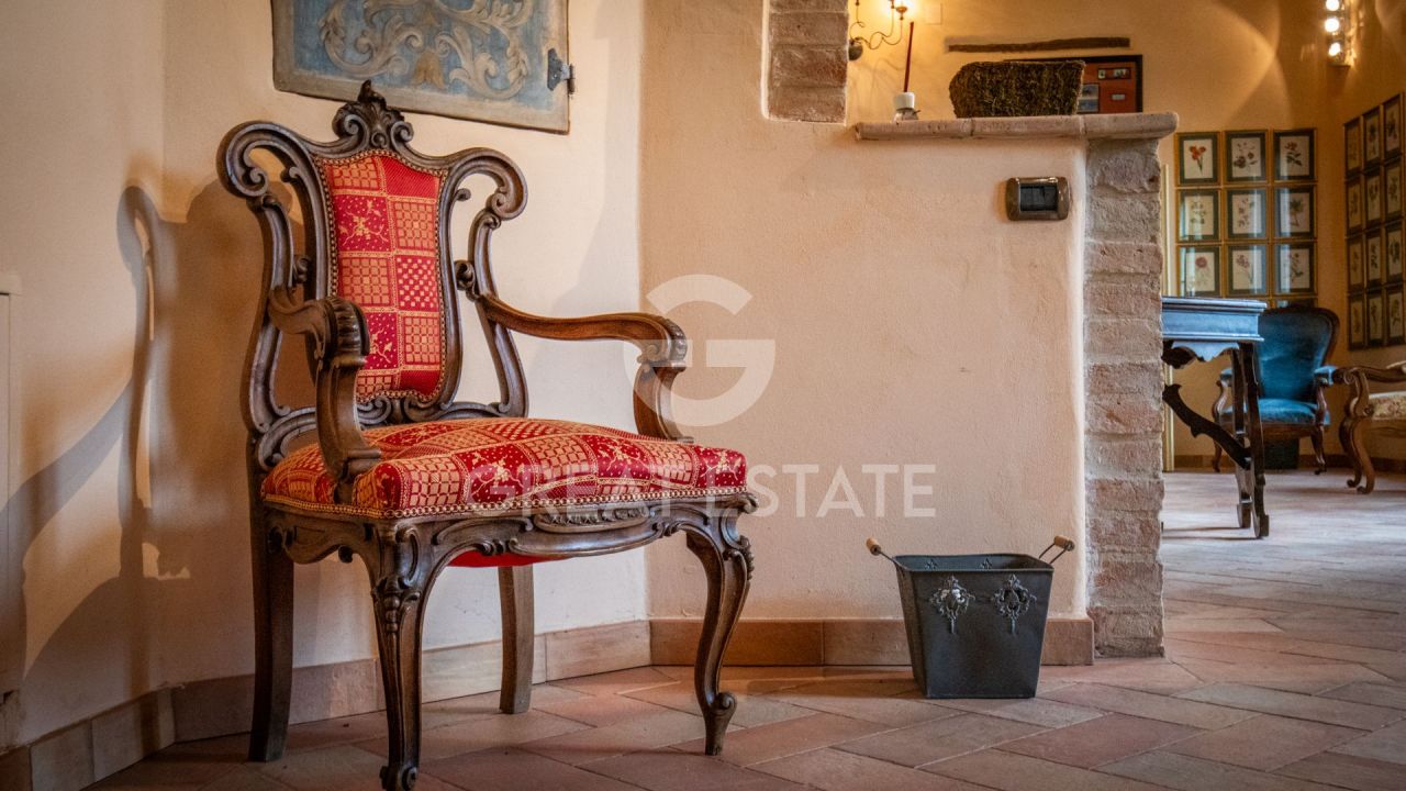 House in Perugia, Italy, 380 m² - picture 16