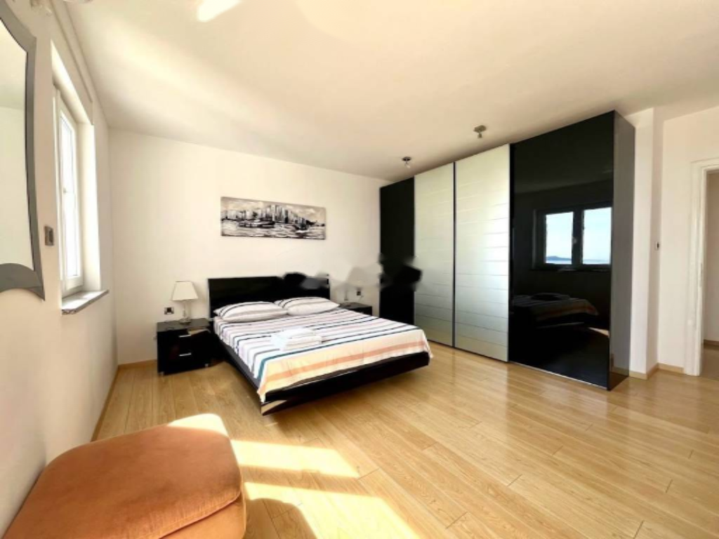 Piso en Opatija, Croacia, 157 m² - imagen 8