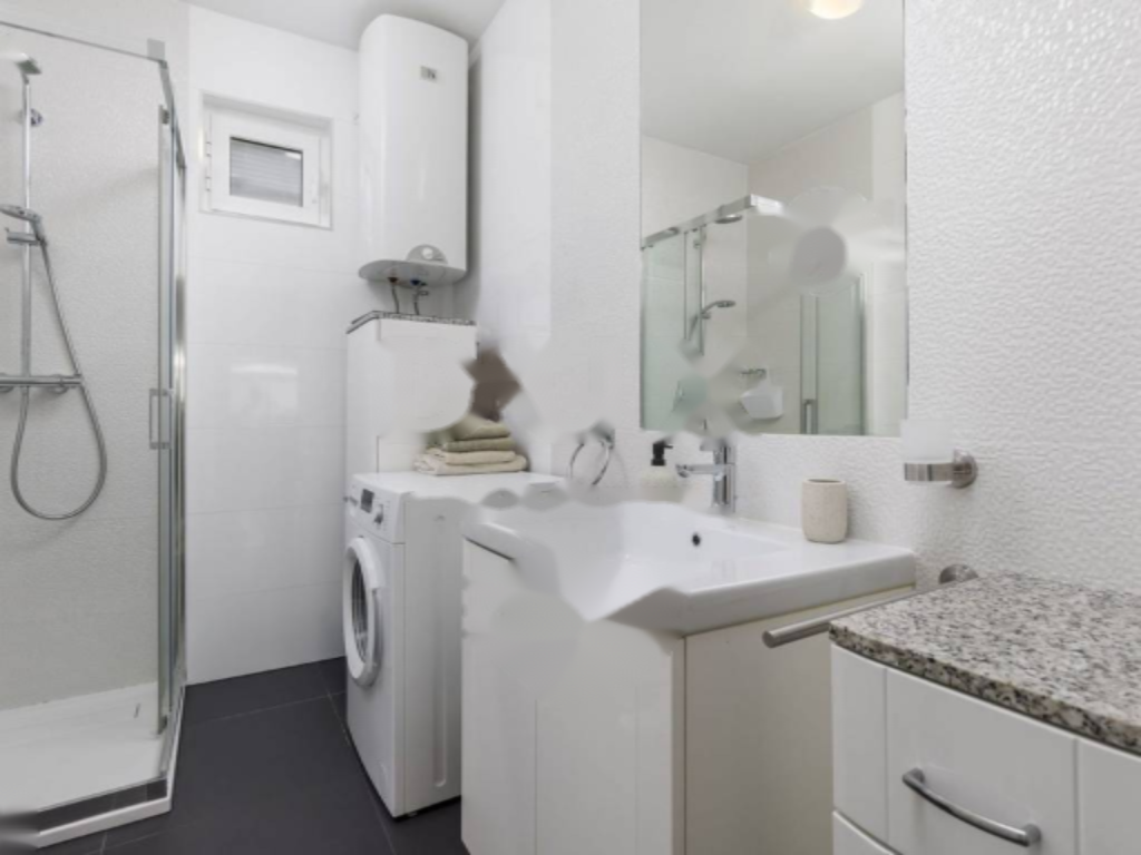 Flat in Opatija, Croatia, 79 m² - picture 18