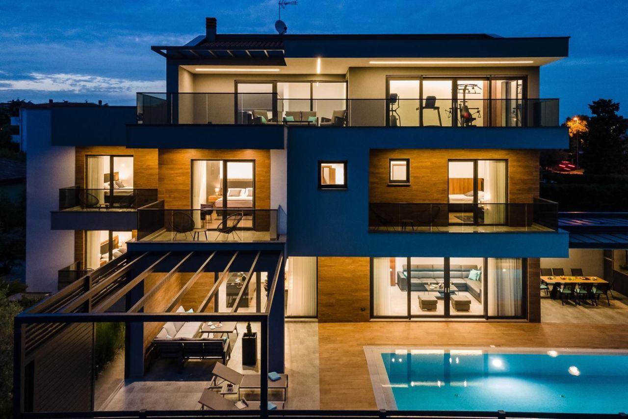 Villa à Fažana, Croatie, 350 m² - image 1