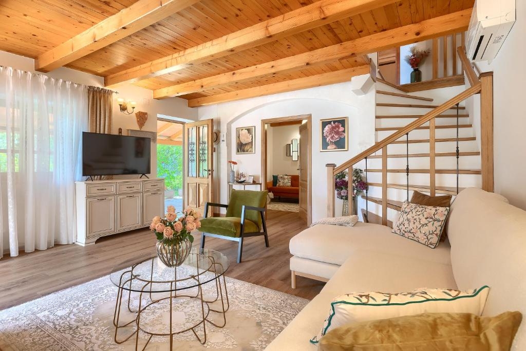 Villa in Svetvincenat, Croatia, 200 m² - picture 5