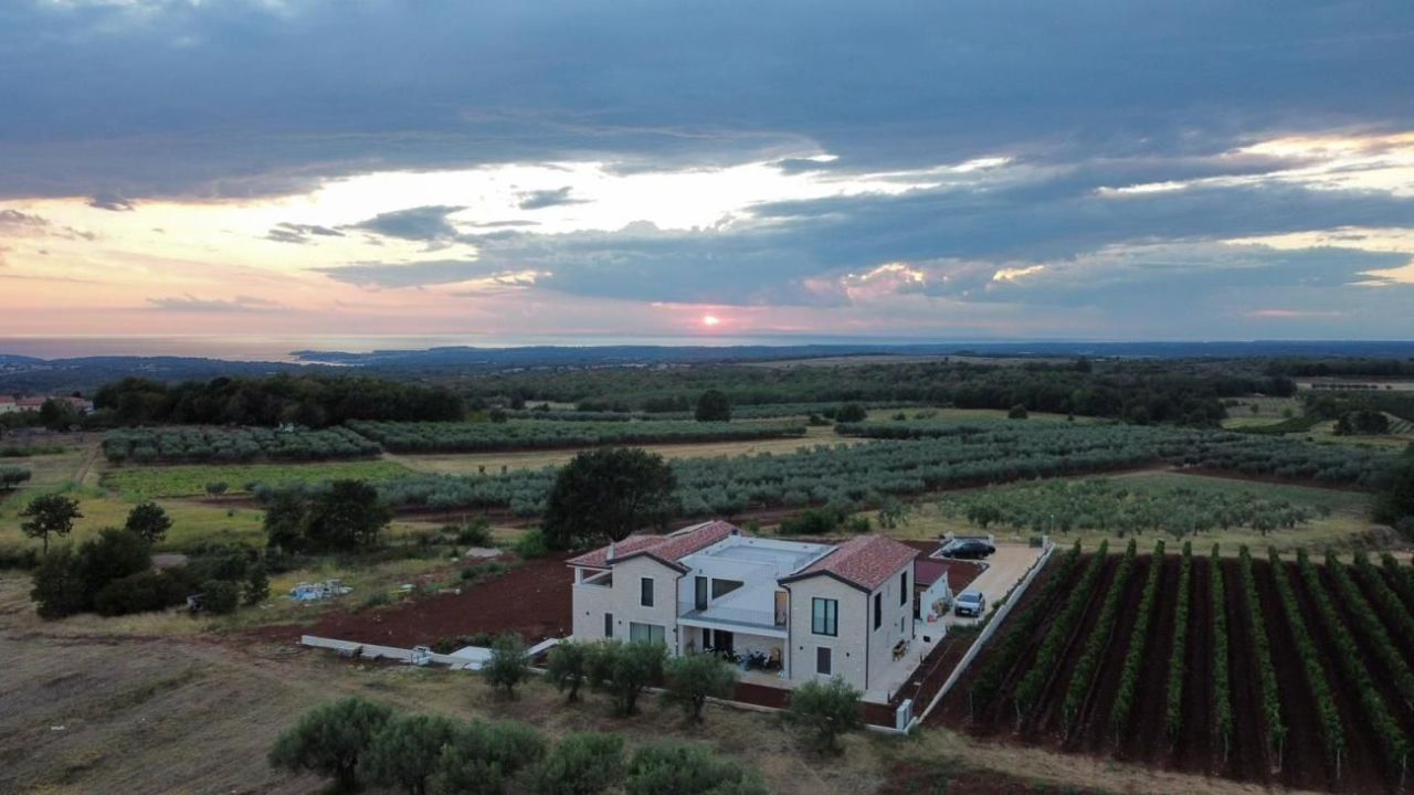 Villa Kastelir, Croatia, 463 m² - picture 7