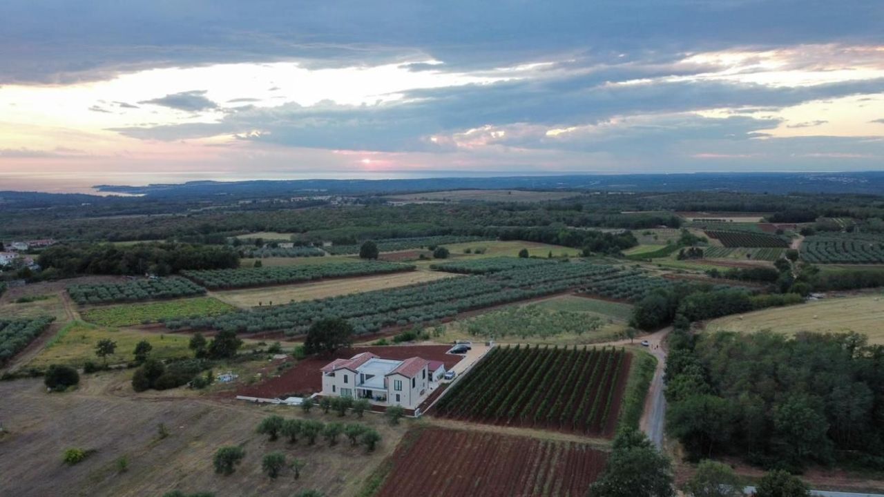 Villa Kastelir, Croatia, 463 m² - picture 10