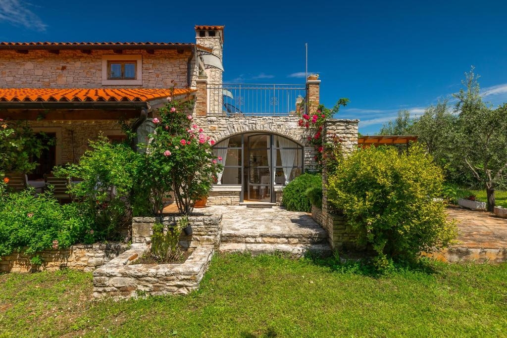 Villa in Svetvincenat, Croatia, 200 m² - picture 12