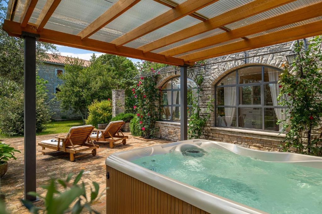 Villa in Svetvincenat, Croatia, 200 m² - picture 14