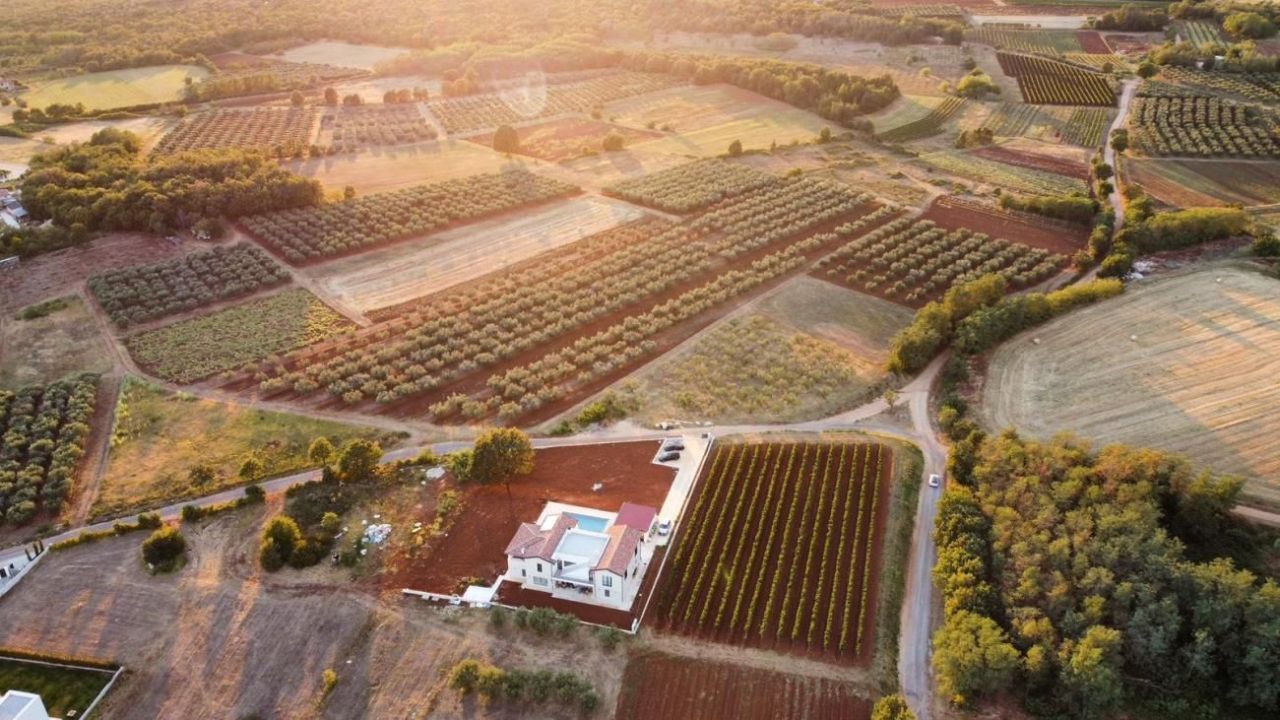 Villa Kastelir, Croatia, 463 m² - picture 16