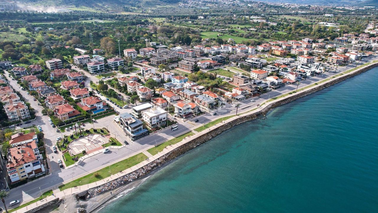 Villa Güzelbahçe, Turkey, 230 m² - picture 18