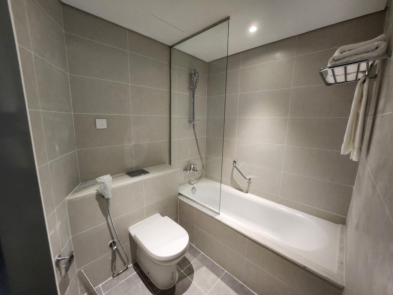 Flat in Dubai, UAE, 130.88 m² - picture 10