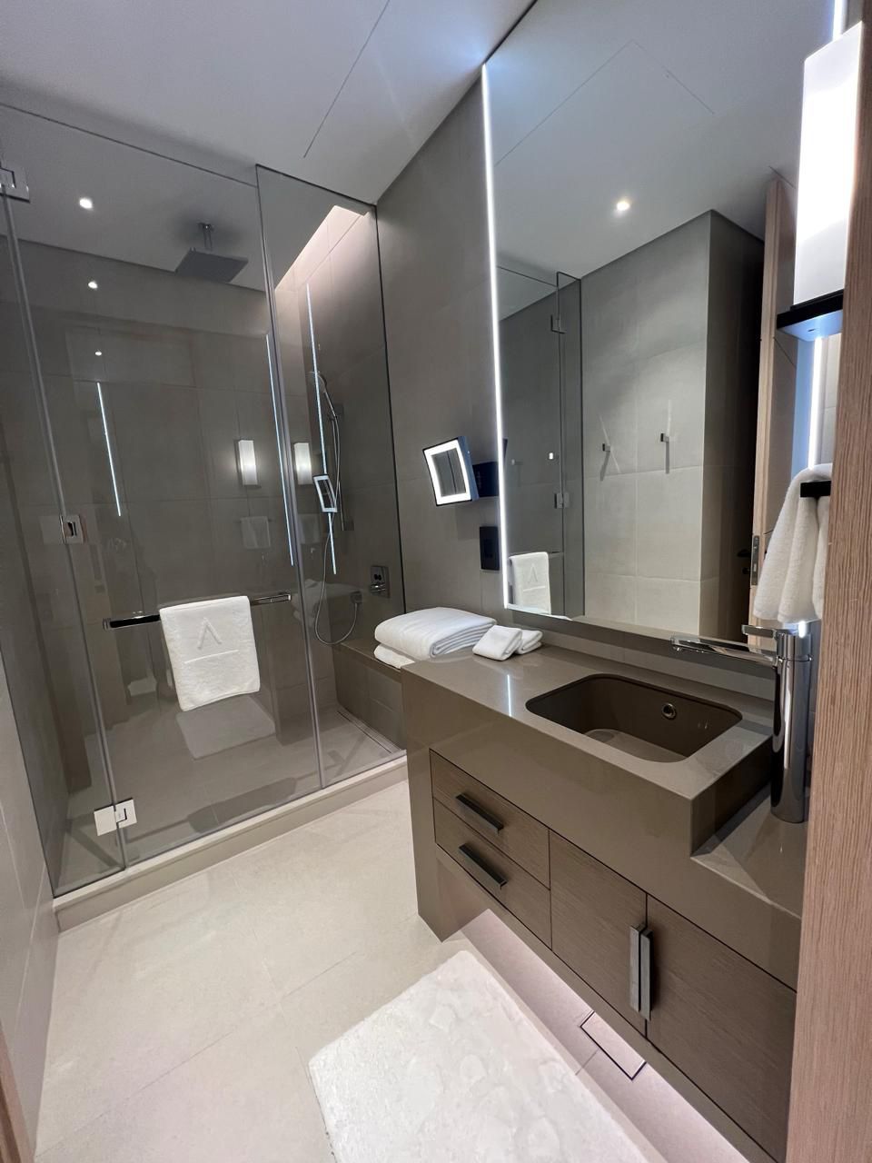 Flat in Dubai, UAE, 137.21 m² - picture 12