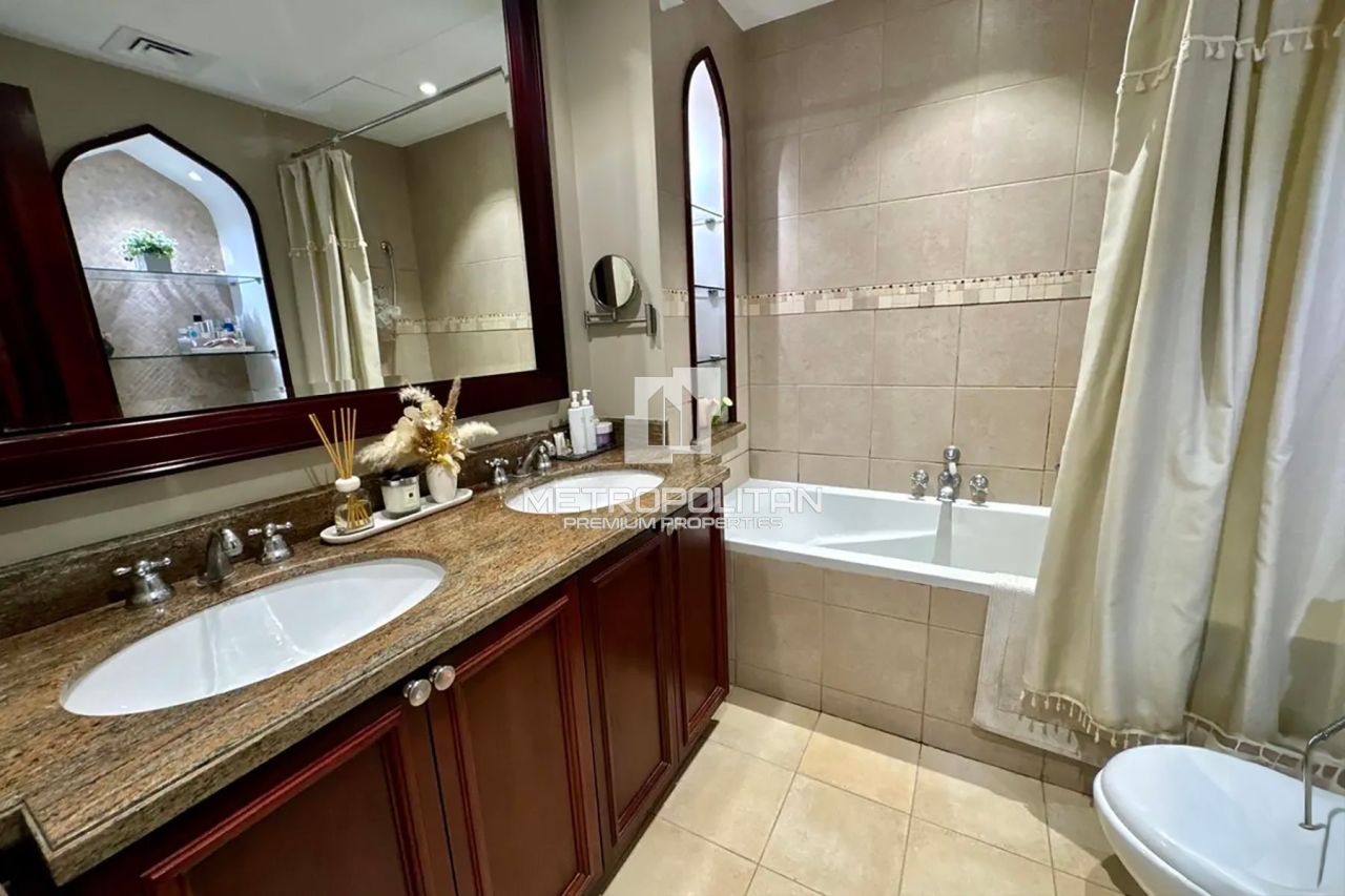 Apartment in Dubai, UAE, 131 m² - picture 15