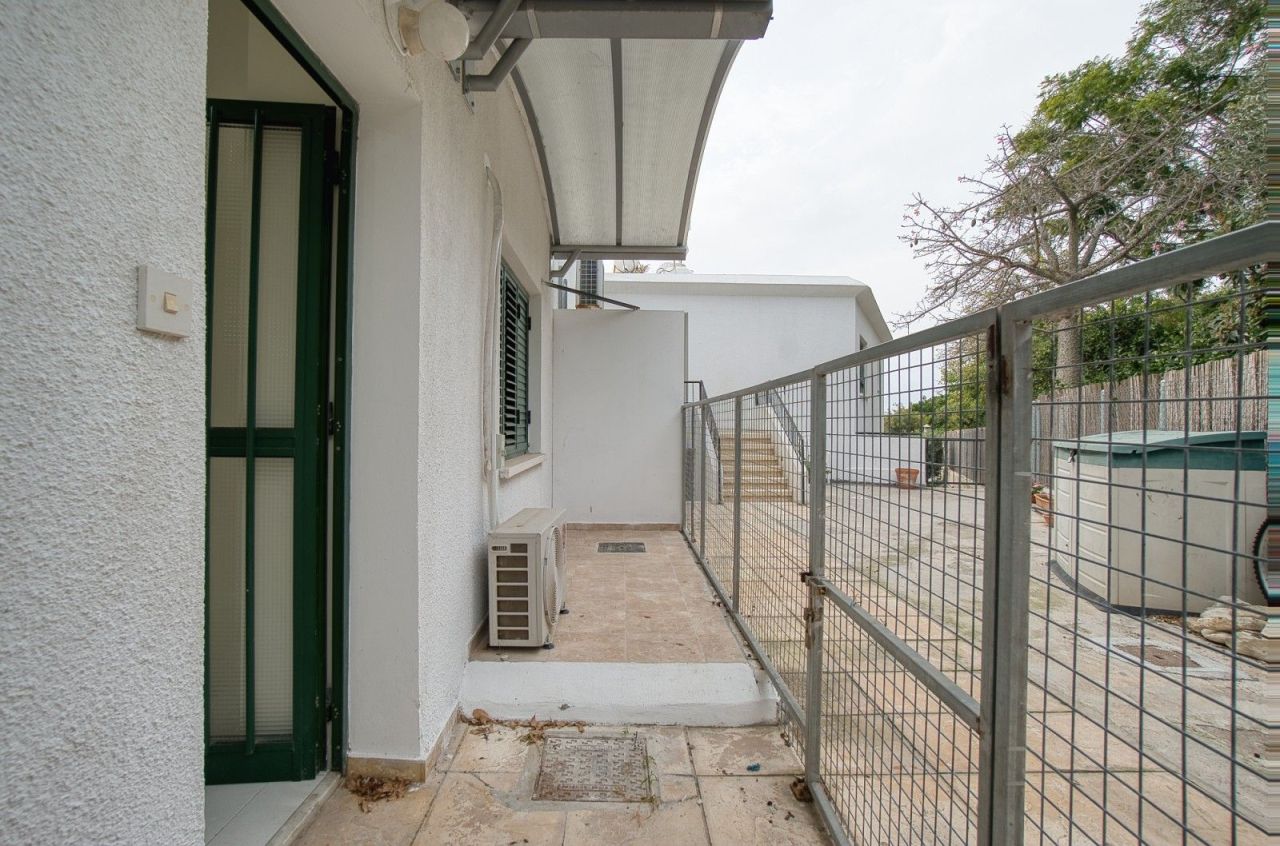 Apartment in Paphos, Cyprus - picture 13