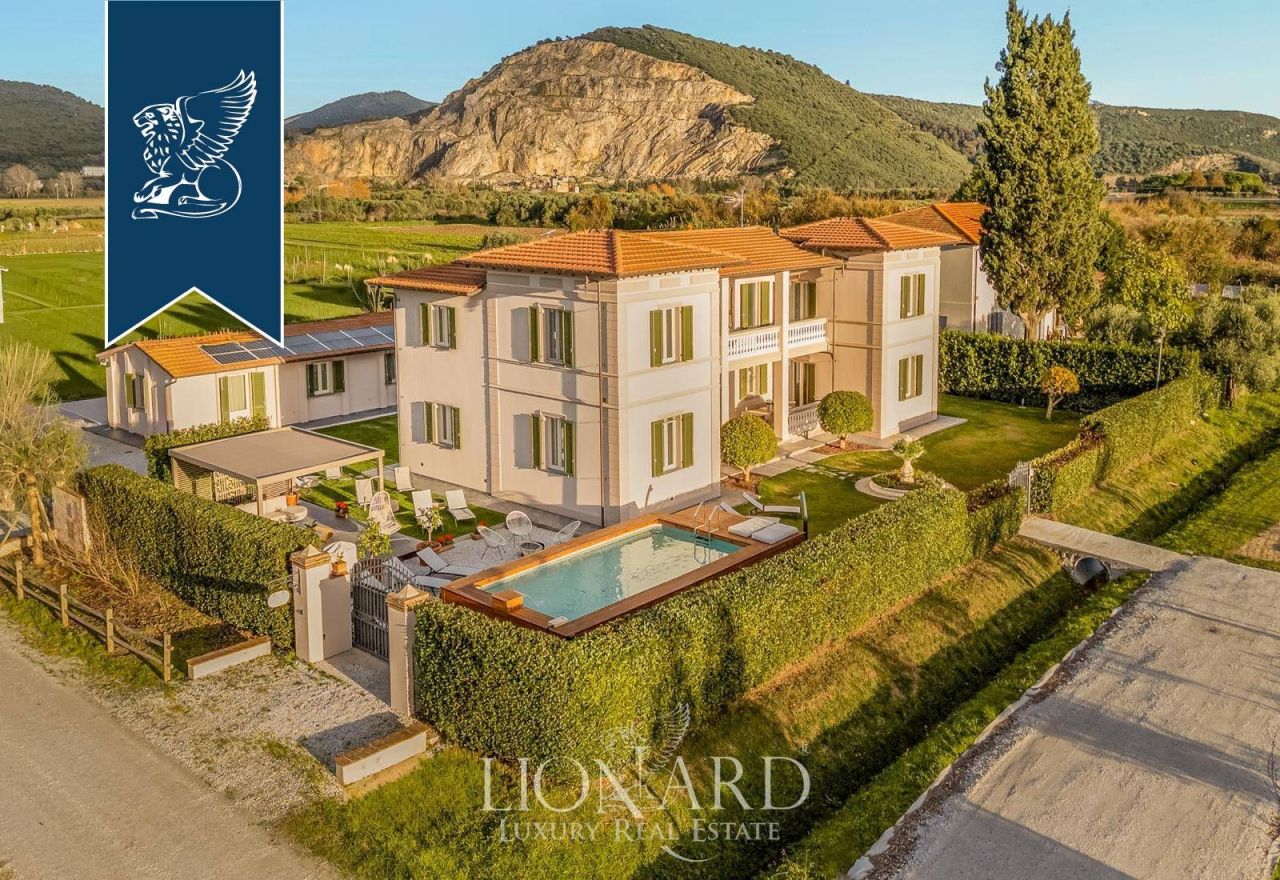Villa en Pisa, Italia, 536 m² - imagen 1